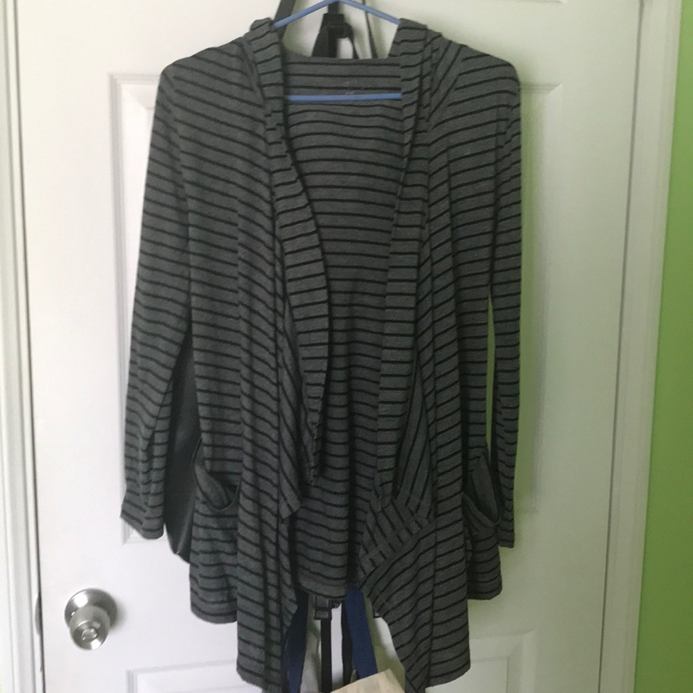 Grey and black flowy light top/overlay